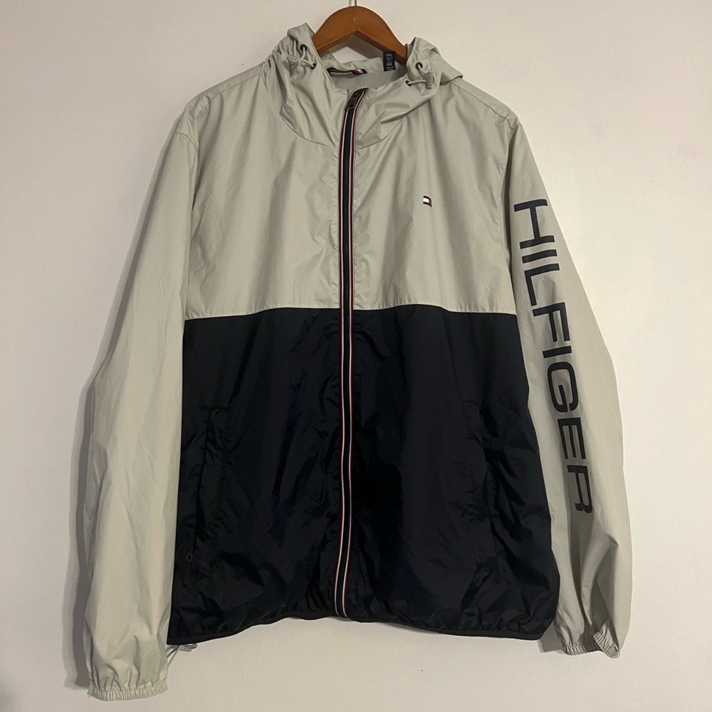 tommy hilfiger windbreaker